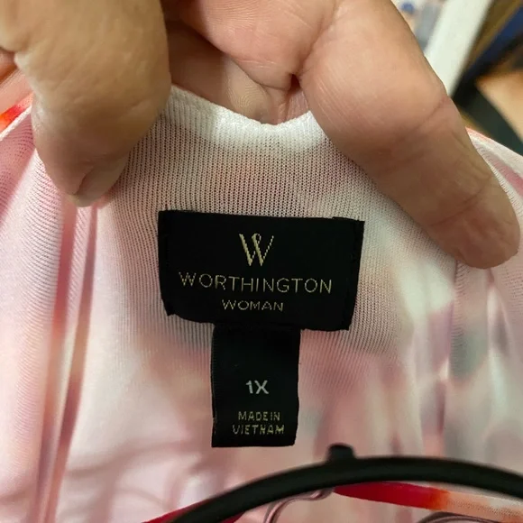 Worthington size 1X slit sleeve top - Picture 3 of 6